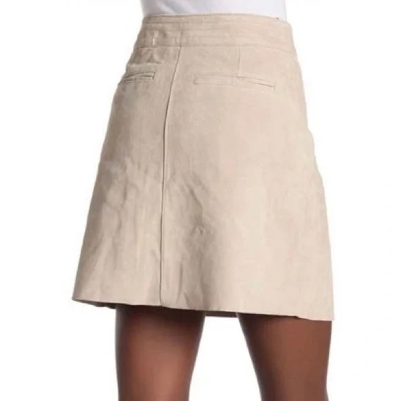 Blank NYC suede button front mini skirt - Picture 3 of 15